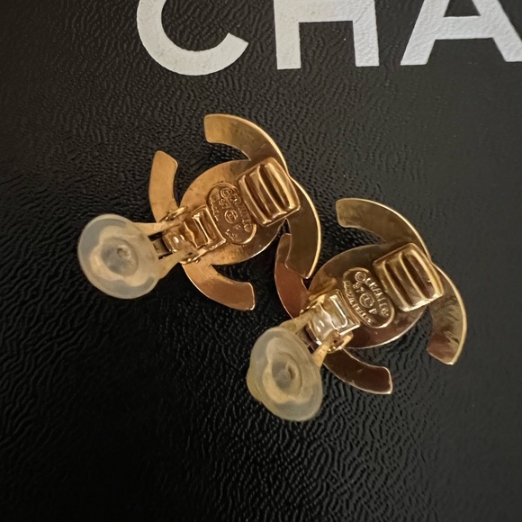 CHANEL Vintage 97P CC Turnlock Earrings 24K Gold Plated PRISTINE - Picture 5 of 7